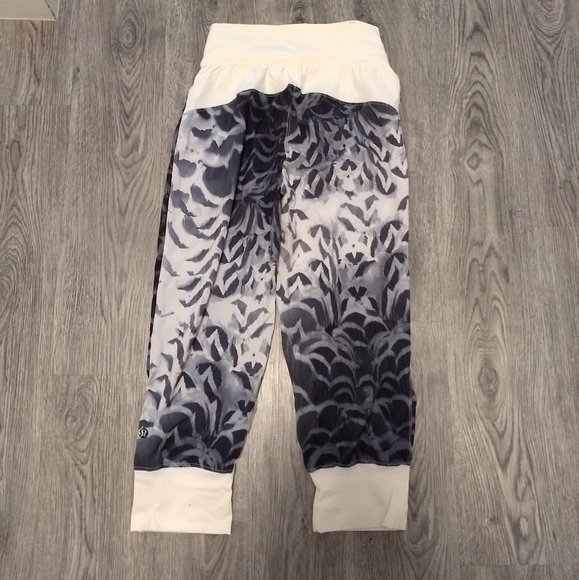 Dance to Yoga Pant - Picture 4 of 8